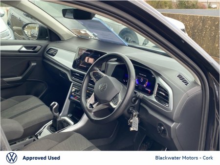 2023 Volkswagen T-Roc - thumbnail 4