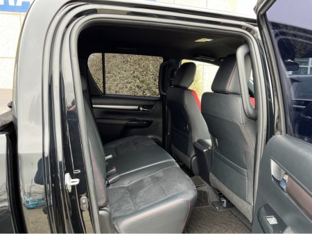 2024 Toyota Hilux - thumbnail 9