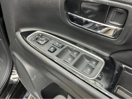 2020 Mitsubishi Outlander €23950! 2020 MITSUBISHI OUTLANDER PHEV G 2.4 AUTOMATIC / CRUISE CONTROL / 360° PARKING CAMERA / ELECTRIC HEATED SEATS / PADDLE SHIFTERS / HEATED STEERING WHEEL €23,950 thumbnail