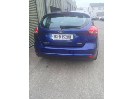 2016 Ford Focus - thumbnail 15