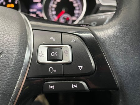 2017 Volkswagen Touran  €16,995 thumbnail