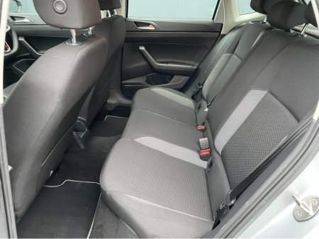 2022 Volkswagen Polo 1.0 MPI 5SPEED 80HP 5DR LOW KMS! AS NEW! €18,995 thumbnail