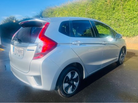 2017 Honda Fit DAA-GP5 €12,950 thumbnail