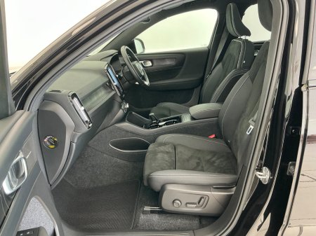 2023 Volvo XC40 - thumbnail 11