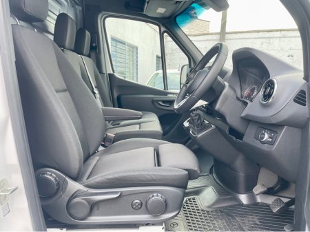 2025 Mercedes-Benz Sprinter - photo 6