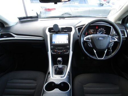 2017 Ford Mondeo 2.0 TDCI Zetec ECO S/S 150PS 5DR €9,950 thumbnail