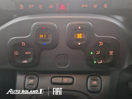 2023 Fiat Panda Panda Cross 1.0 70 HP 5 Seat thumbnail