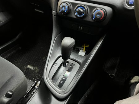 2023 Toyota Yaris - thumbnail 15