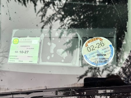 2020 Toyota Prius - thumbnail 24