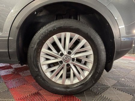 2019 Volkswagen T-Roc 1.6 TDI 115bhp Design €19,950 thumbnail