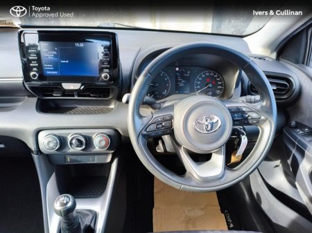 2020 Toyota Yaris - thumbnail 5