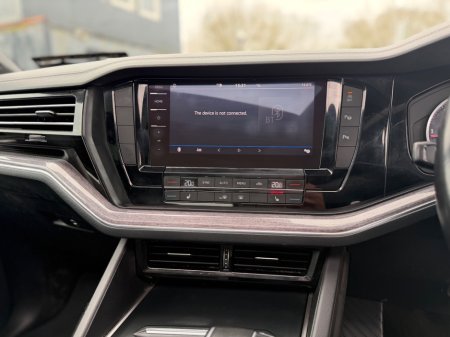 2021 Volkswagen Touareg - thumbnail 12