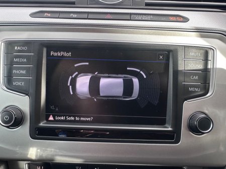 2017 Volkswagen Passat - thumbnail 32