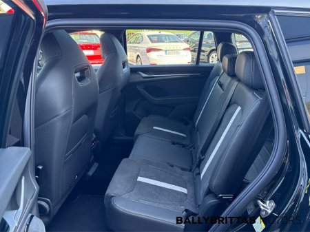 2026 Skoda Kodiaq 2.0 TDI 150HP DSG Sportline 7 Seat with Extras €65,465 thumbnail