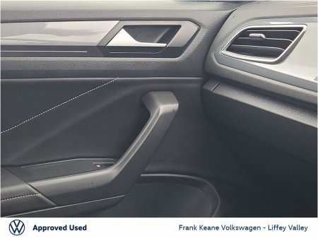 2023 Volkswagen T-Roc STYLE 1.0 TSI 110HP *ONE OWNER* *PETROL BLUE* *JOHANNESBURG ALLOYS* *REAR VIEW CAMERA* *ART VELOUR SEATS* *PCP AVAILABLE* €28,895 thumbnail