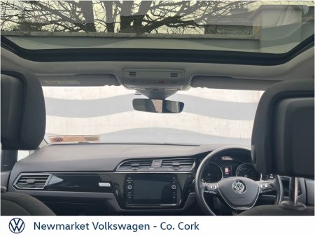 2019 Volkswagen Touran - view 2