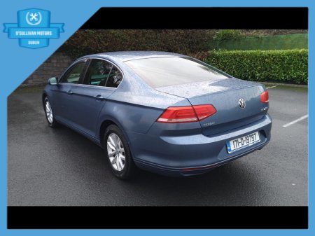 2017 Volkswagen Passat CL 1.6 TDI MANUAL 6SPEED FWD 120HP 4DR €14,950 thumbnail