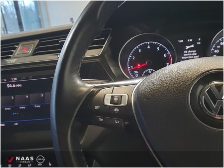 2019 Volkswagen Touran HIGHLINE 1.4 TSI (192) €25,945 thumbnail