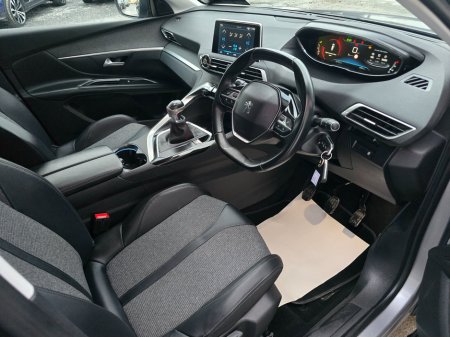 2020 Peugeot 5008 1.5 BlueHDi 130bhp Allure €24,950 thumbnail