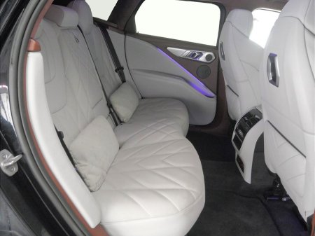 2024 BMW XM - thumbnail 11