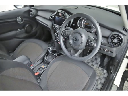 2020 MINI Hatch 1.5 AUTO 5DR *REVERSE CAM*PARK SENSORS* €22,890 thumbnail