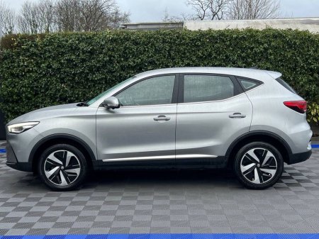 2023 MG ZS 73KWH // LONG RANGE MODEL // VERY LOW MILEAGE // APPLE CARPLAY/ANDROID AUTO €22,900 thumbnail