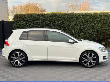 2014 Volkswagen Golf R-LINE PACK 1.2 TSI AUTO // NEW 19" ALLOYS // BLUETOOTH MUSIC // AIR CONDITIONING €14,550 thumbnail