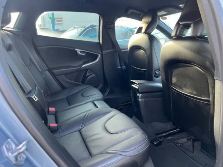 2017 Volvo V40 - thumbnail 8
