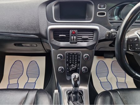 2015 Volvo V40 2015 T4 1.6 AUTOMATIC €12,495 thumbnail