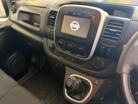 2020 Nissan NV300 - thumbnail 8