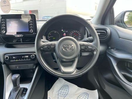 2023 Toyota Yaris - thumbnail 9