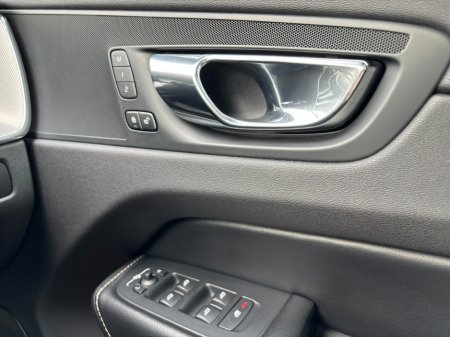 2018 Volvo XC60 T8 R-Design Pro AWD 320BHP €26,995 thumbnail