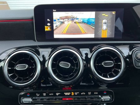 2019 Mercedes-Benz A Class A180 AMG-LINE PREMIUM PLUS 1.3 // VIRTUAL COCKPIT // AMG-LINE HEATED SPORT SEATS // 18" DIAMOND CUT ALLOYS €25,950 thumbnail