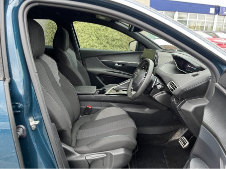 2024 Peugeot 3008 ACTIVE AUTOMATIC PETROL PLUG-IN HYBRID 1.6 //REVERSE CAMERA// €31,950 thumbnail