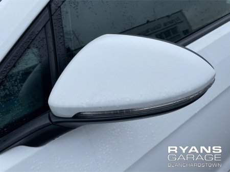 2017 Volkswagen Golf **DEPOSIT PAID** 1.2 TSI AUTO 5DR €15,500 thumbnail