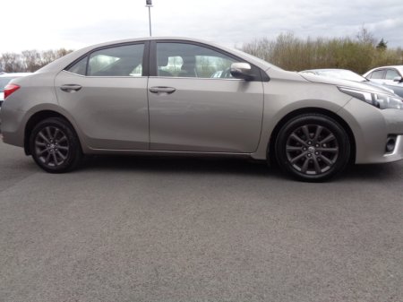 2015 Toyota Corolla Saloon 1.4 D4D Luna 4DR €12,900