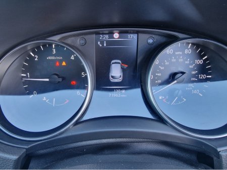 2018 Nissan Qashqai - thumbnail 19