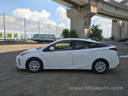 2020 Toyota Prius  €17,999