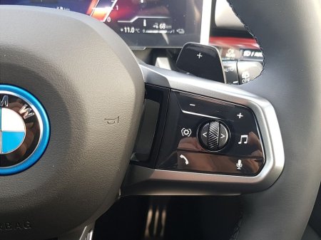 2026 BMW 5 Series - thumbnail 16