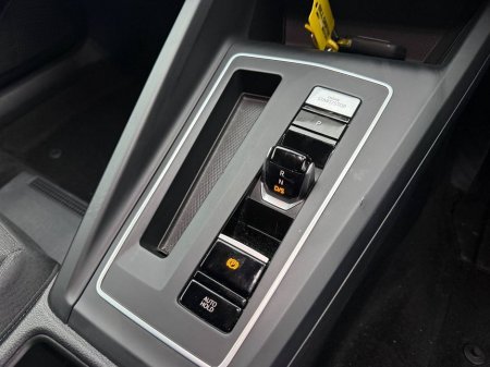 2024 Volkswagen Golf 1.0 eTSI // APPLE CARPLAY/ANDROID AUTO // DIAMOND CUT ALLOYS // DIGITAL CLUSTER €28,900 thumbnail