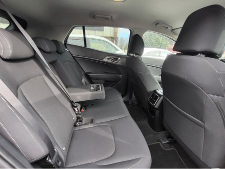 2023 Kia Sportage - thumbnail 5