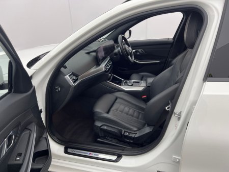 2023 BMW 3 Series - thumbnail 6