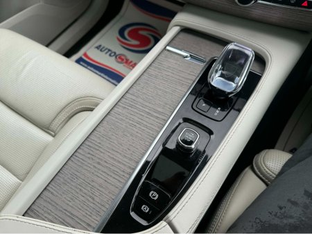 2023 Volvo XC90 - thumbnail 15