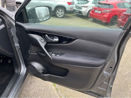 2016 Nissan Qashqai - thumbnail 10