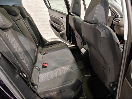 2018 Peugeot 308 - thumbnail 18