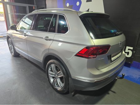2018 Volkswagen Tiguan HIGH LINE-AUTOMATIC-4 MOTION-LOW MILEGE €23,450 thumbnail