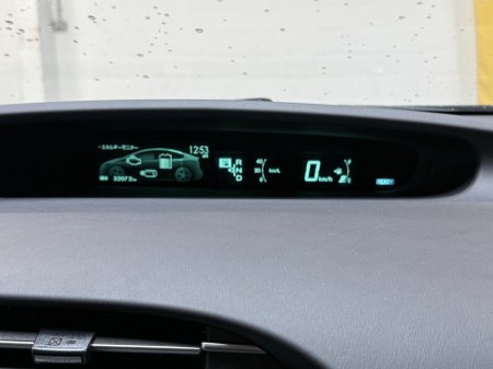 2015 Toyota Prius - thumbnail 9