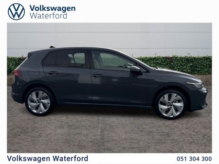 2026 Volkswagen Golf Edition 75 1.5 MHEV thumbnail