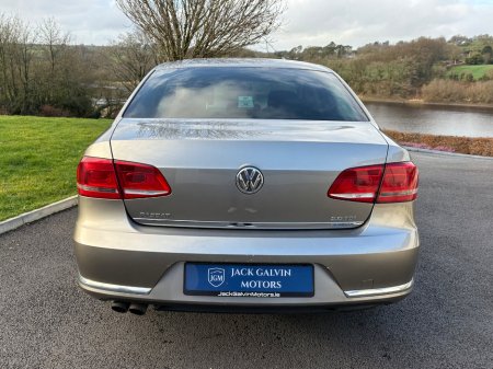 2012 Volkswagen Passat - thumbnail 15