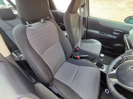 2013 Toyota Yaris - thumbnail 14